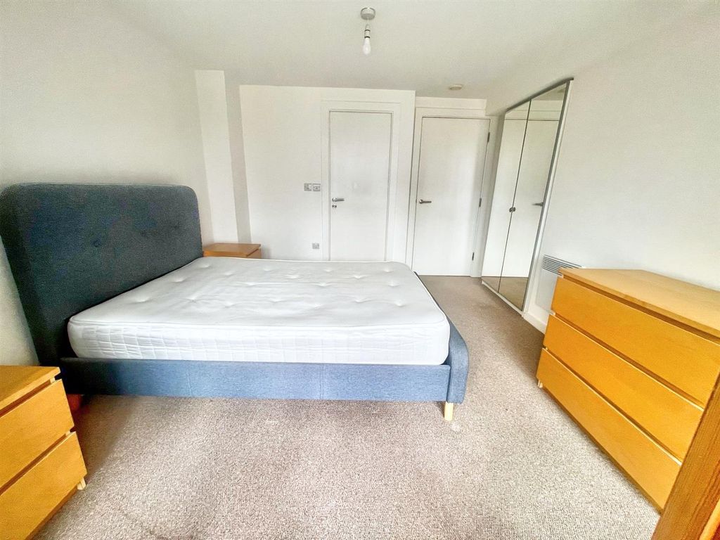 2 bed flat to rent in Argyle Street, Liverpool L1, £1,200 pcm