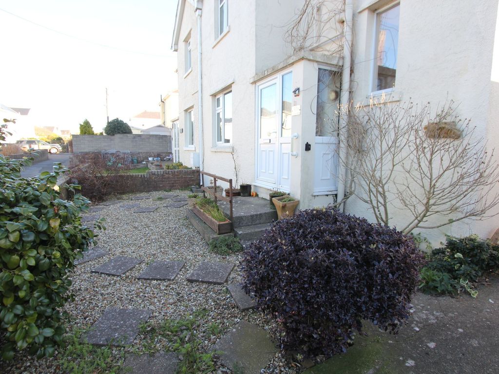 3 bed town house for sale in Seaview Place, Llantwit Major CF61, £325,000