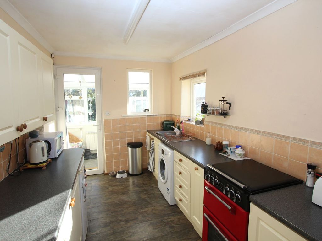 3 bed town house for sale in Seaview Place, Llantwit Major CF61, £325,000