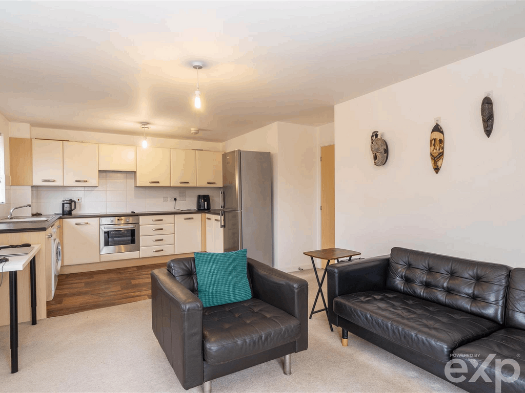 1 bed flat for sale in Todd Close, Borehamwood WD6, £250,000