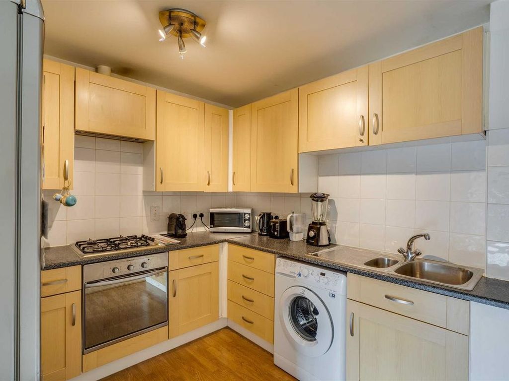 1 bed flat to rent in Elm Grove, London SE15, £1,600 pcm