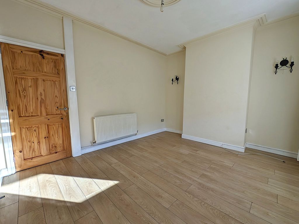 3 bed terraced house for sale in City Road, Sheffield S2, £150,000