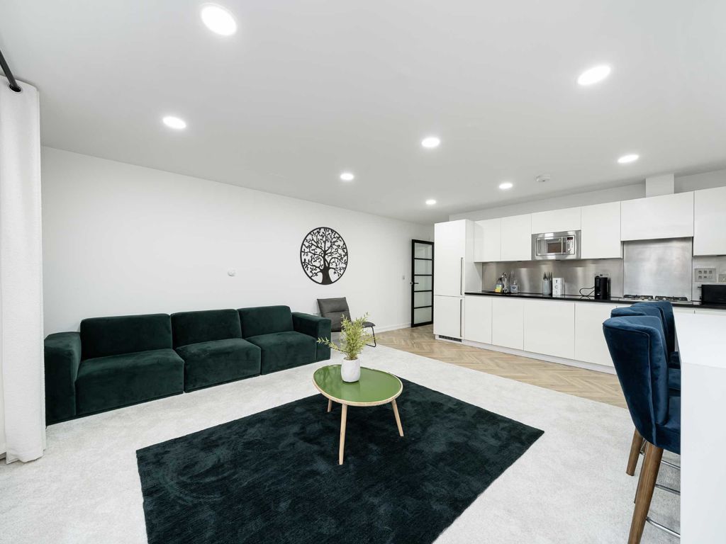 2 bed flat for sale in Abbey Road, London NW8, £765,000