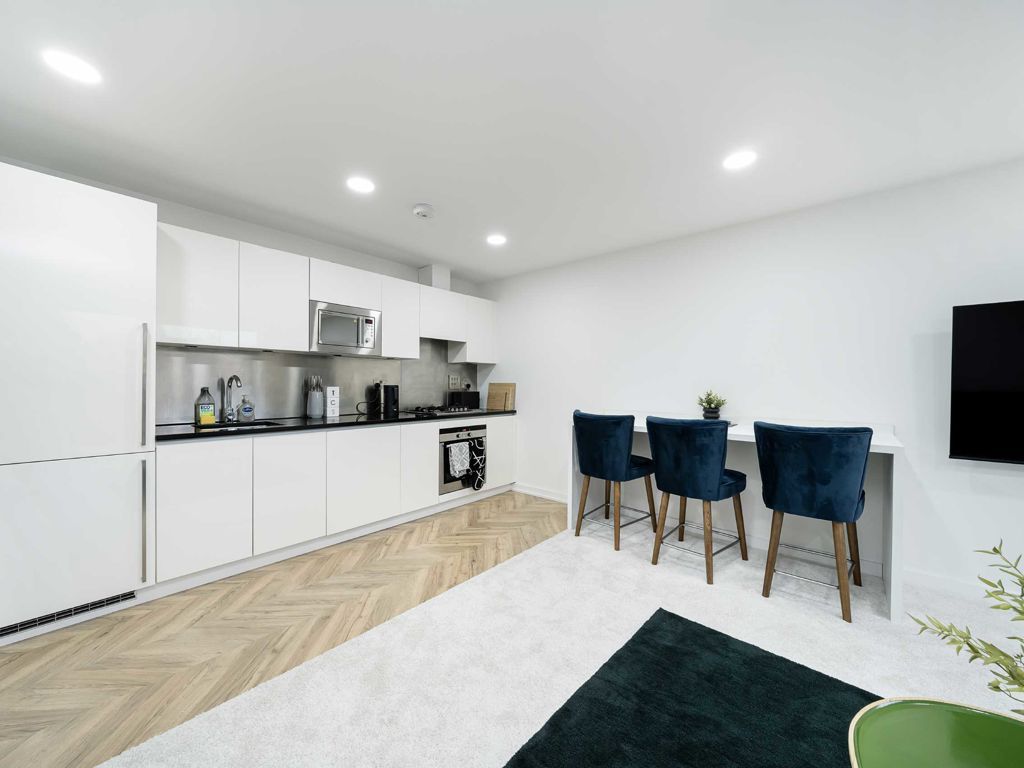 2 bed flat for sale in Abbey Road, London NW8, £765,000