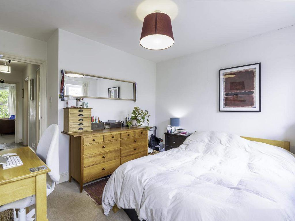 1 bed flat for sale in Barnsbury Street, London N1, £450,000