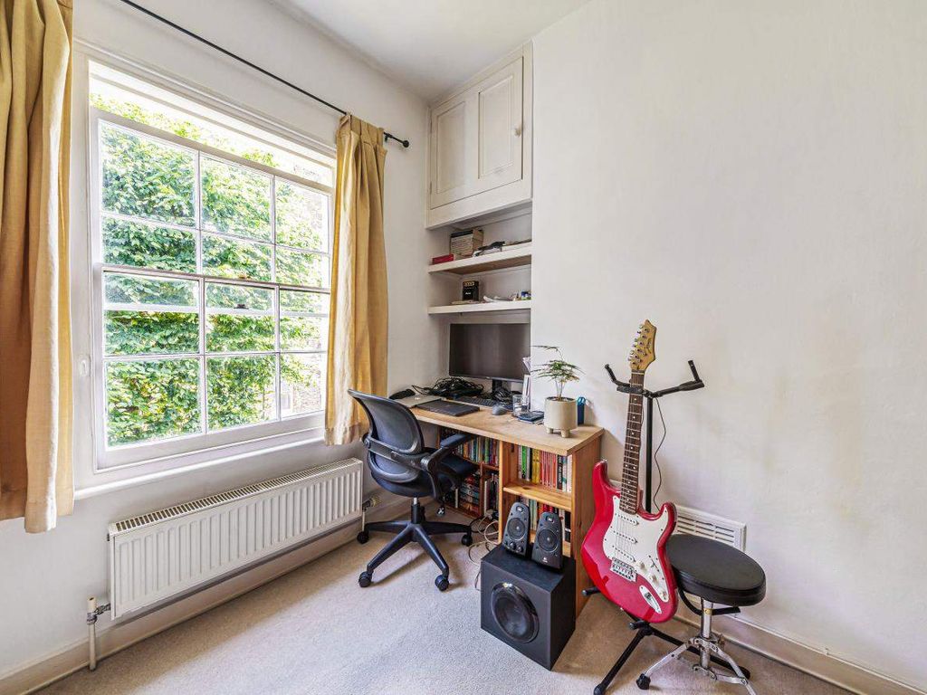2 bed terraced house for sale in Halton Road, London N1, £1,100,000