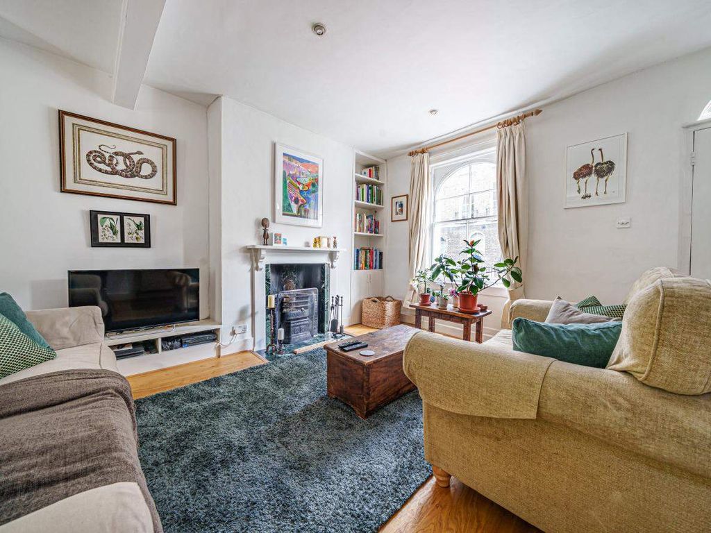 2 bed terraced house for sale in Halton Road, London N1, £1,100,000