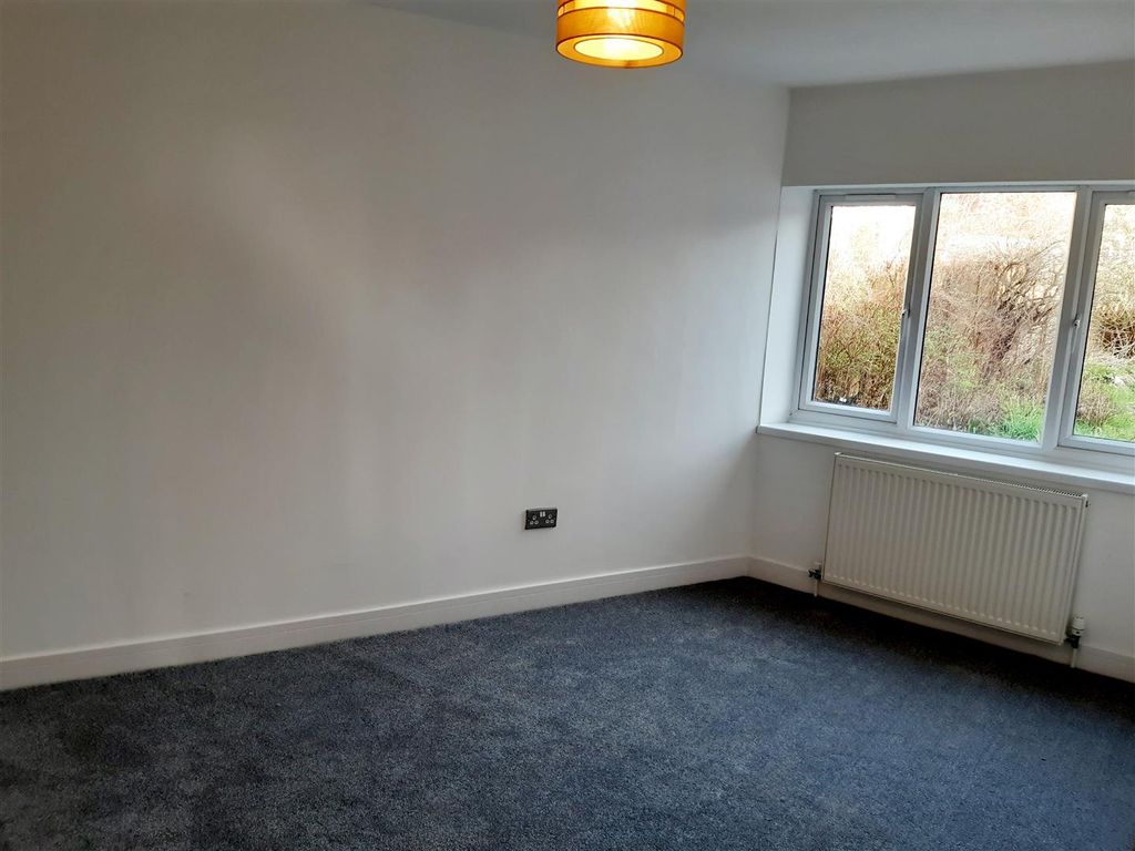 3 bed semi-detached house to rent in Hillside Croft, Solihull, West Midlands B92, £1,350 pcm