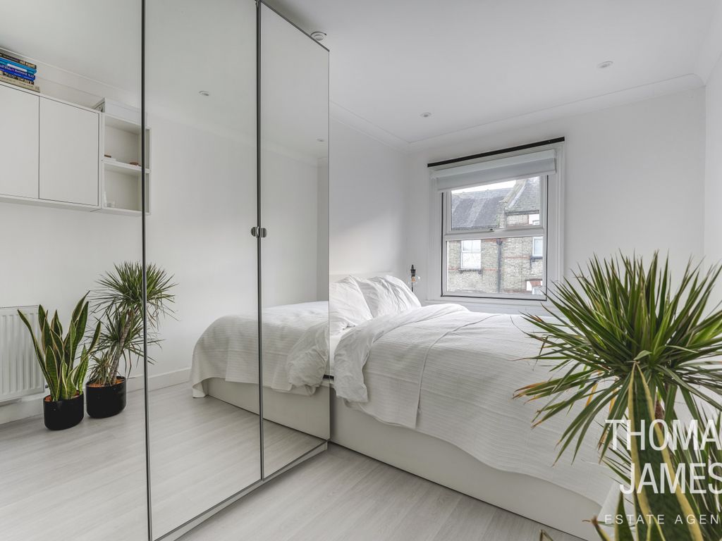 1 bed flat for sale in East Barnet Road, New Barnet EN4, £250,000