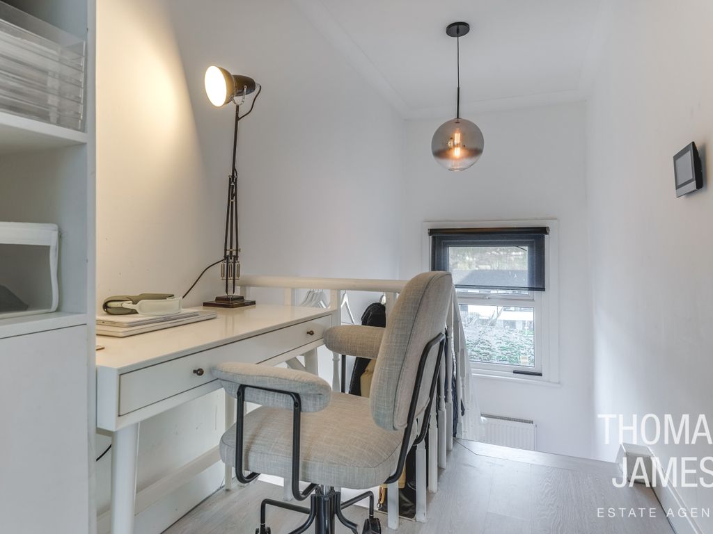 1 bed flat for sale in East Barnet Road, New Barnet EN4, £250,000