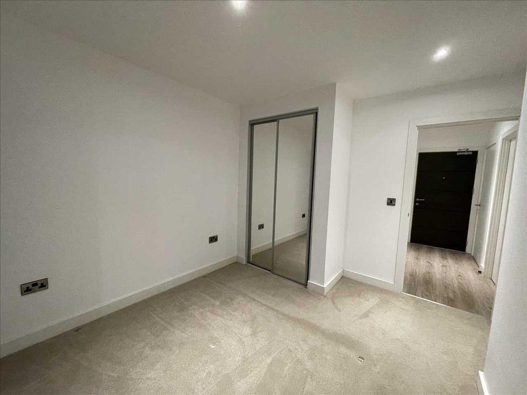1 bed flat to rent in Broadoaks, 548 Streetsbrook Road, Solihull B91, £975 pcm