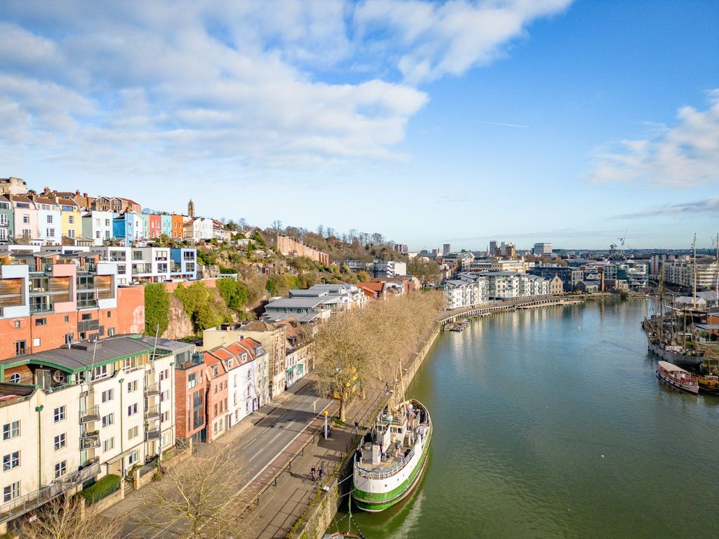 4 bed end terrace house for sale in Hotwell Road, City Of Bristol BS8, £800,000