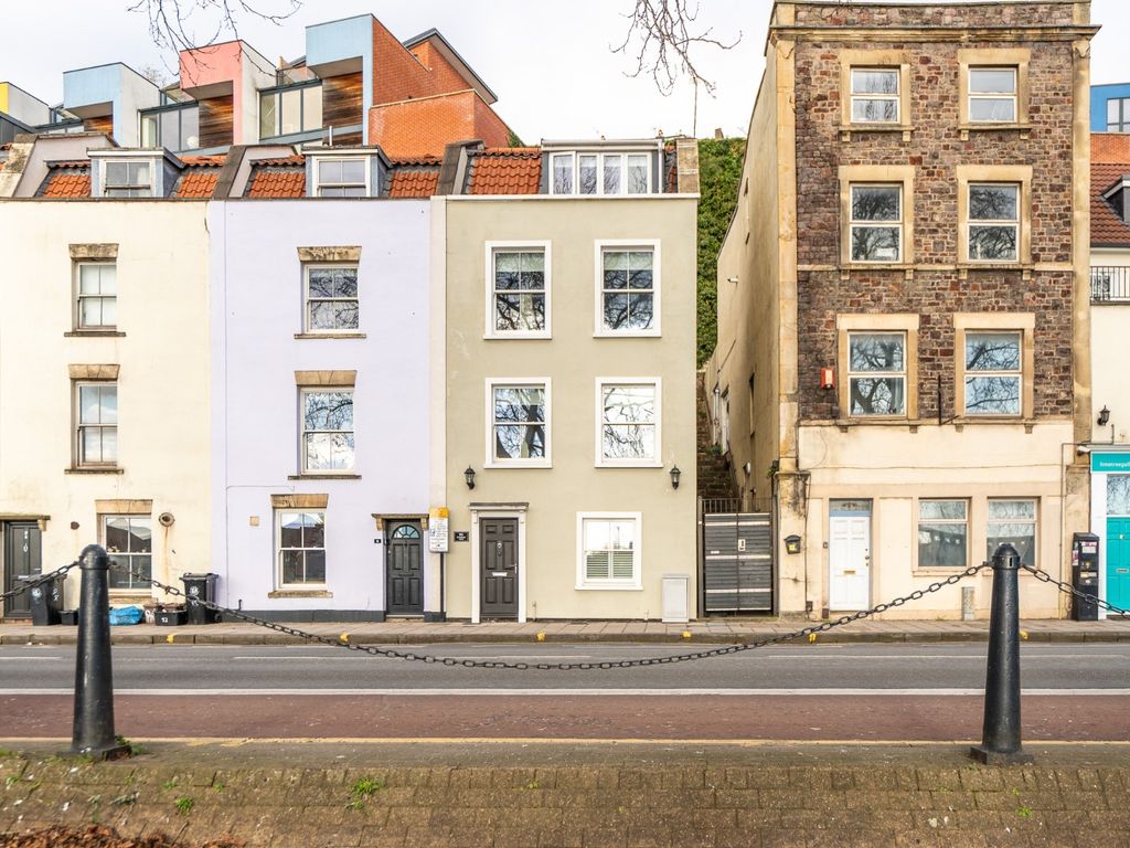 4 bed end terrace house for sale in Hotwell Road, City Of Bristol BS8, £800,000