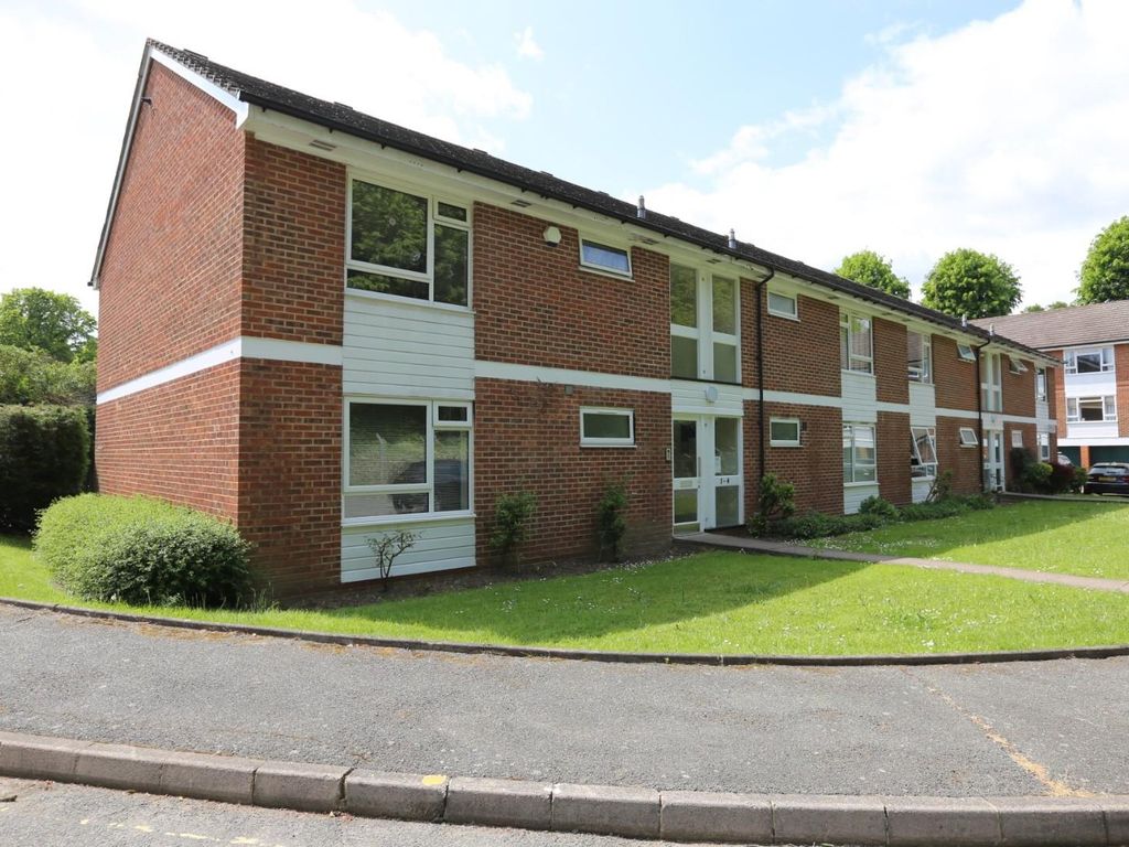 1 bed flat for sale in Faro Close, Bickley/Chislehurst Borders BR1, £300,000