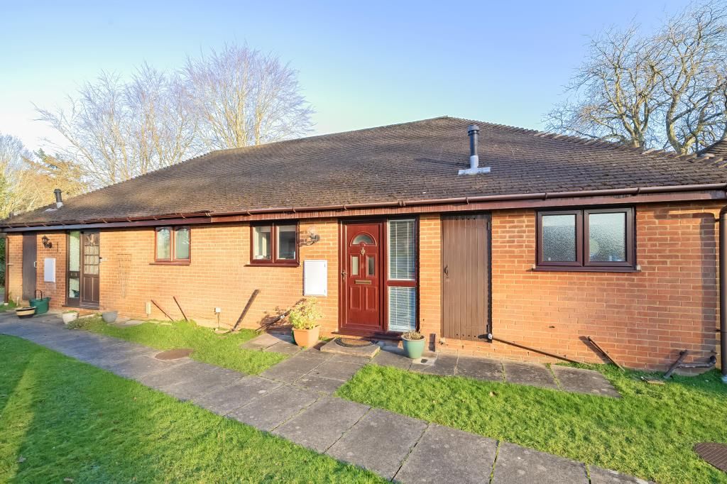 1 bed bungalow for sale in Henley On Thames, Oxfordshire RG9, £375,000