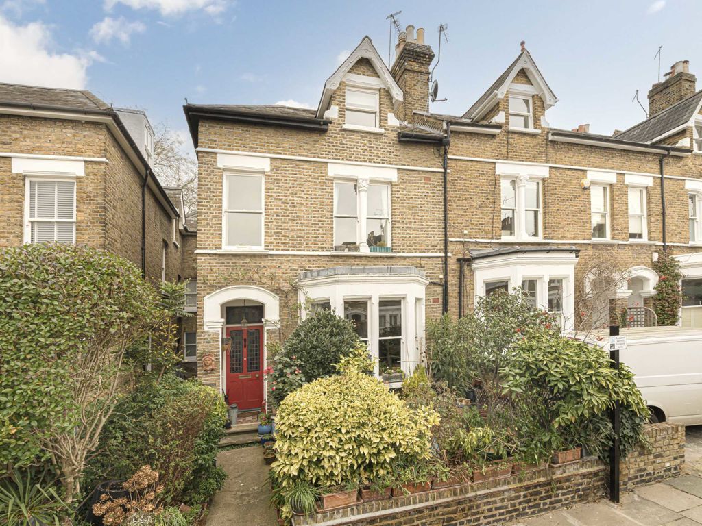 2 bed maisonette for sale in Halford Road, Richmond TW10, £1,250,000