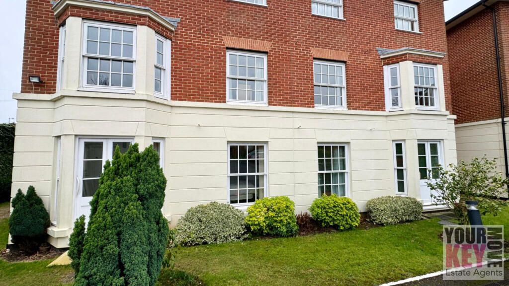 1 bed flat for sale in Barton Mill Court, Station Road West, Canterbury, Kent CT2, £100,000