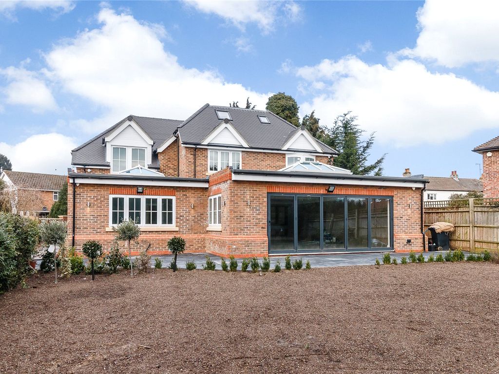 5 bed detached house to rent in One Pin Lane, Farnham Common, Buckinghamshire SL2, £4,595 pcm