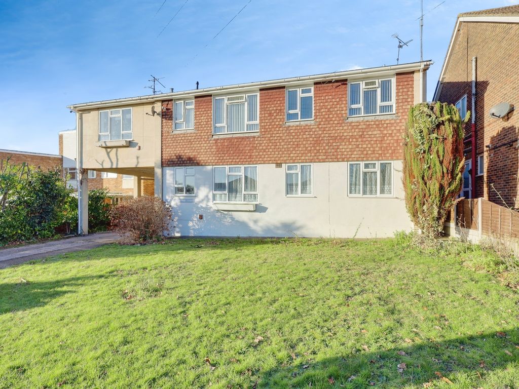 1 bed flat for sale in Bellhouse Road, Leigh-On-Sea SS9, £210,000