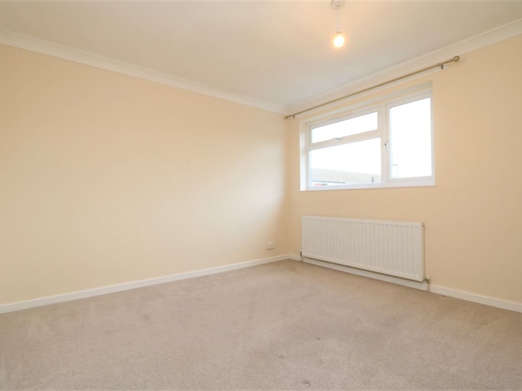 3 bed terraced house to rent in The Planes, Kempston MK42, £1,250 pcm