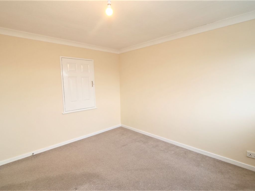 3 bed terraced house to rent in The Planes, Kempston MK42, £1,250 pcm