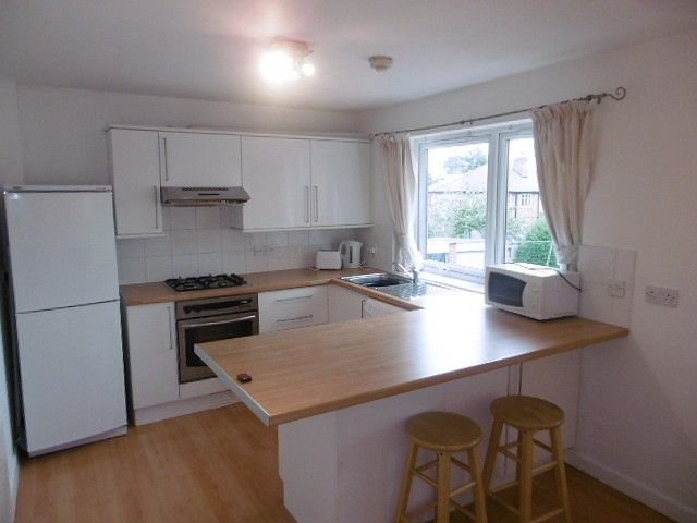 2 bed flat to rent in Hofton Court, Beeston NG9, £900 pcm