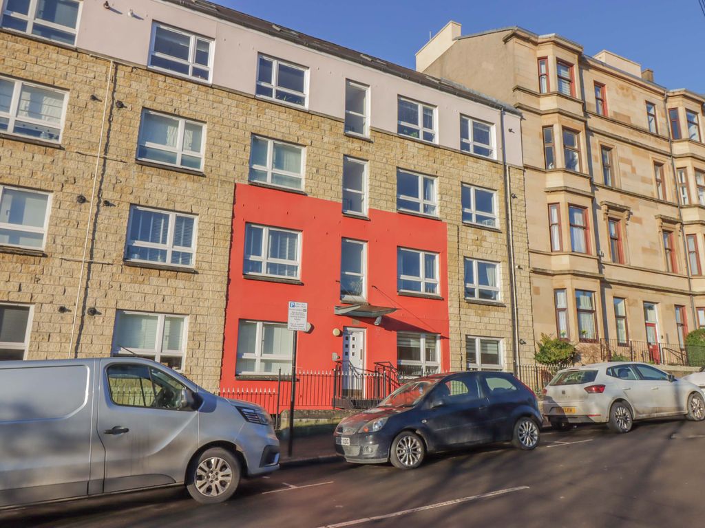 2 bed flat for sale in Kirkland Street, Glasgow G20, £165,000