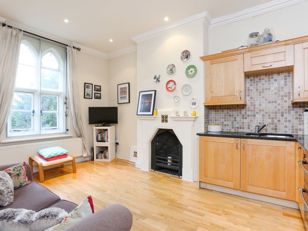 1 bed flat to rent in Hatch Lane, Windsor SL4, £1,250 pcm