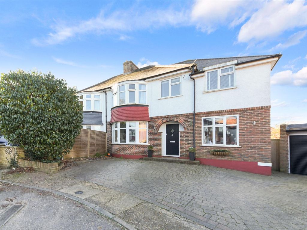 4 bed semi-detached house for sale in Warren Mead, Banstead SM7, £775,000