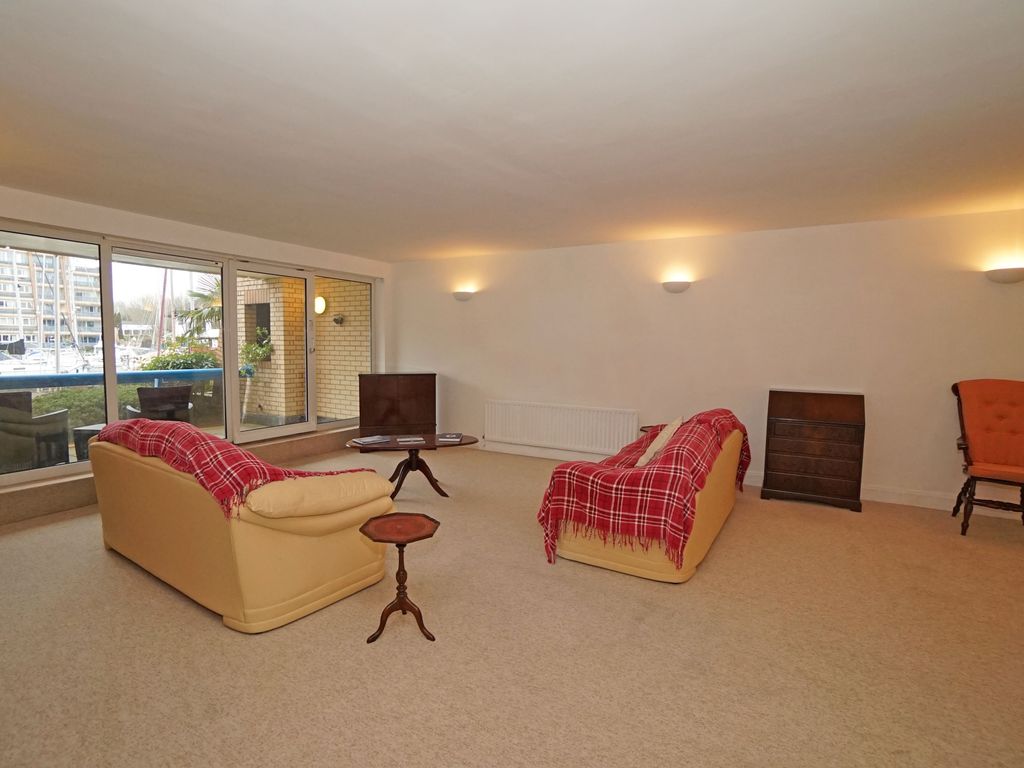 2 bed flat for sale in Oyster Quay, Port Solent PO6, £335,000