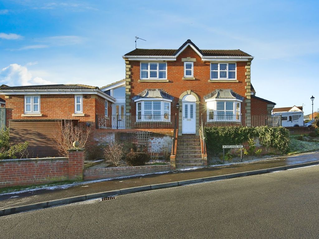 5 bed detached house for sale in Oatlands Way, Durham DH1, £495,000