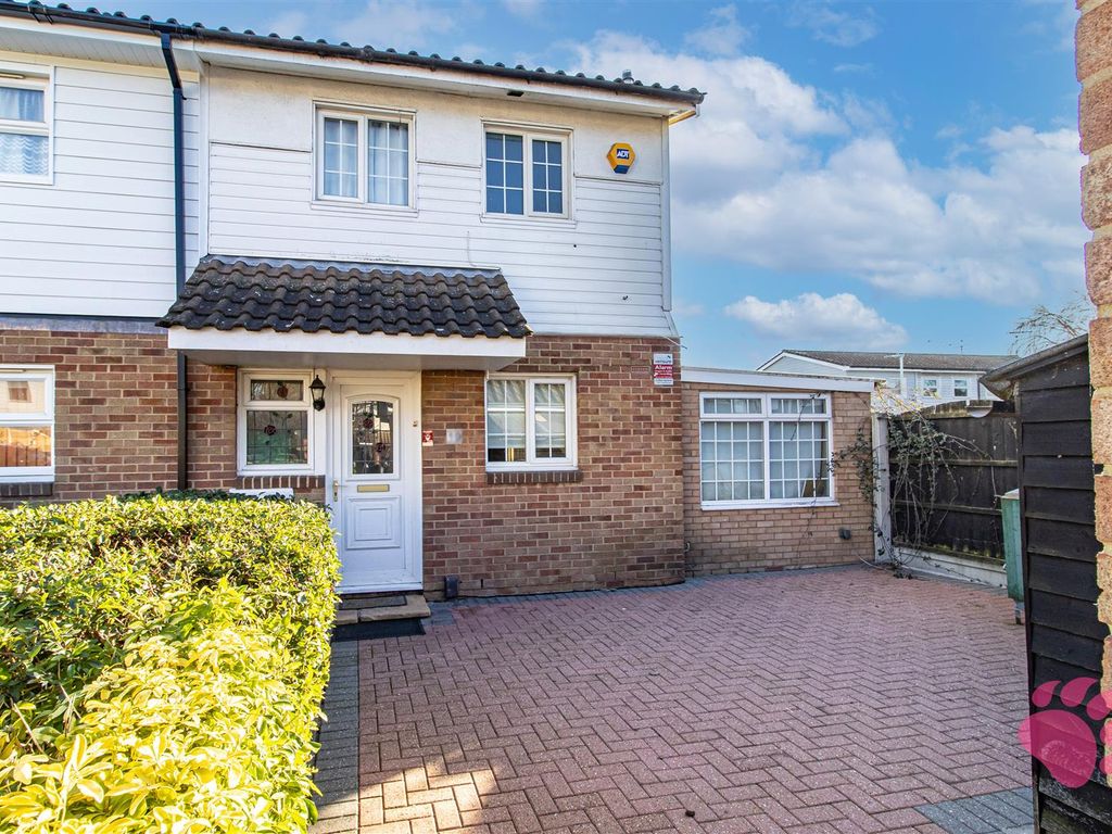 3 bed end terrace house for sale in Cockerell Close, Burnt Mills SS13, £325,000