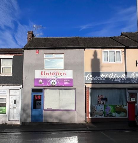 Retail premises to let in George Street, Newcastle, Staffordshire ST5, £8,000 pa