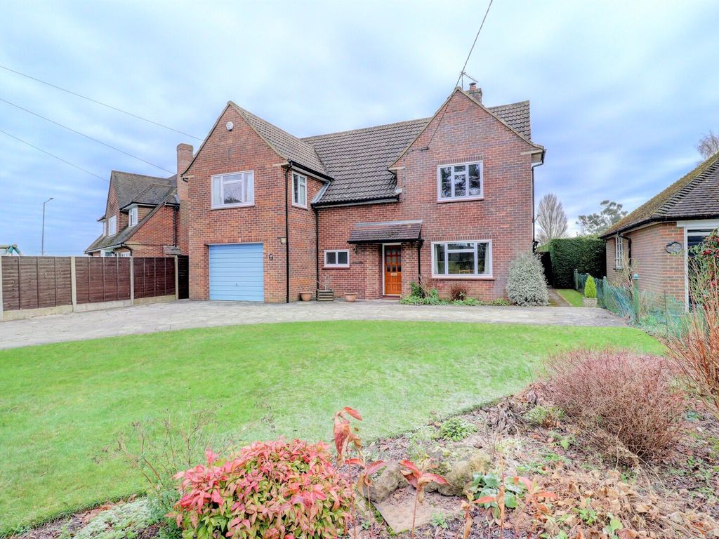 5 bed detached house for sale in Watchet Lane, Holmer Green, High Wycombe, Bucks HP15, £950,000