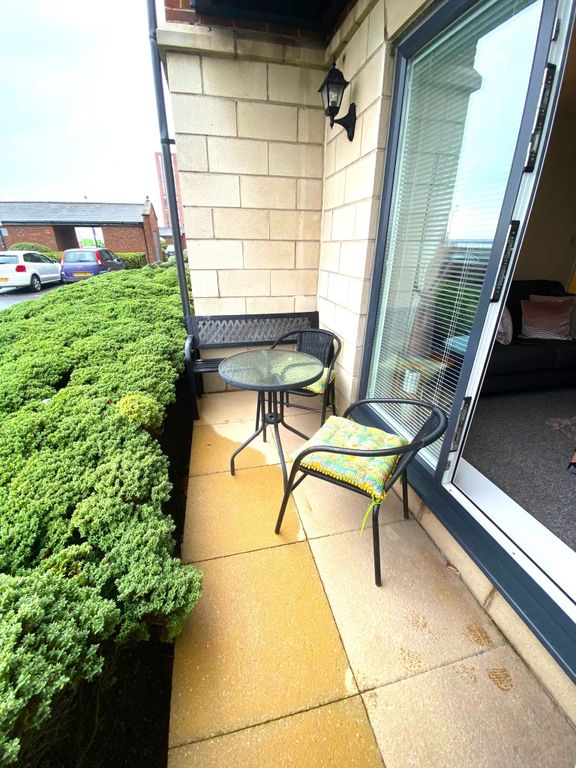 2 bed flat for sale in Waterloo Road, Liverpool L3, £189,950