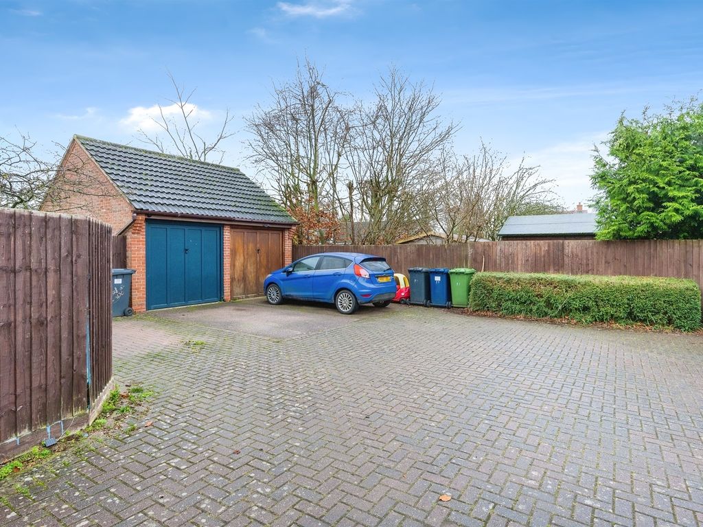 3 bed terraced house for sale in Audley Close, Great Gransden, Sandy SG19, £365,000