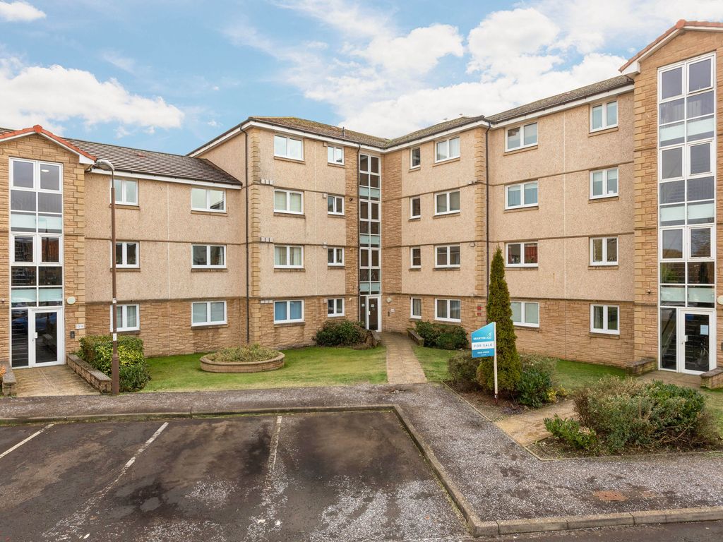 2 bed flat for sale in Newlands Court, Bathgate EH48, £119,000