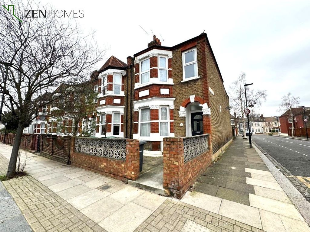 2 bed flat to rent in Rutland Gardens, London N4, £1,850 pcm