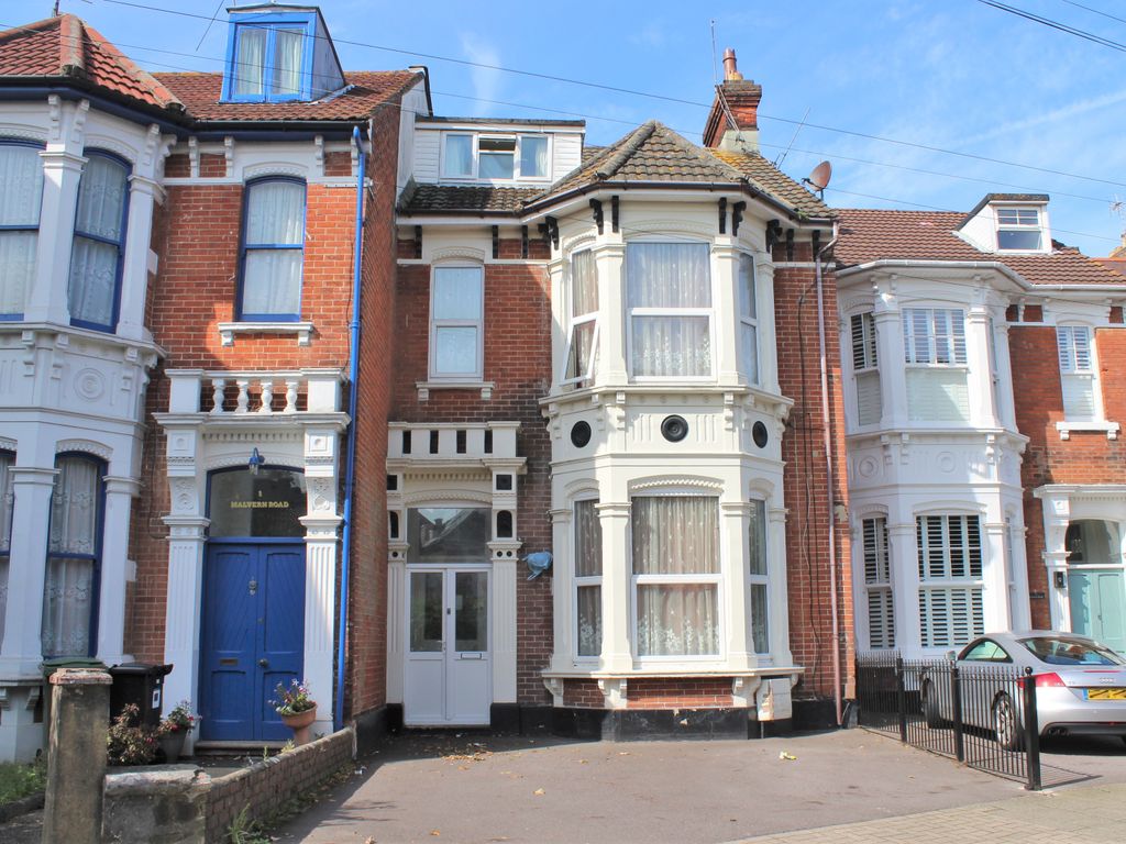 6 bed terraced house for sale in Malvern Road, Southsea PO5, £630,000