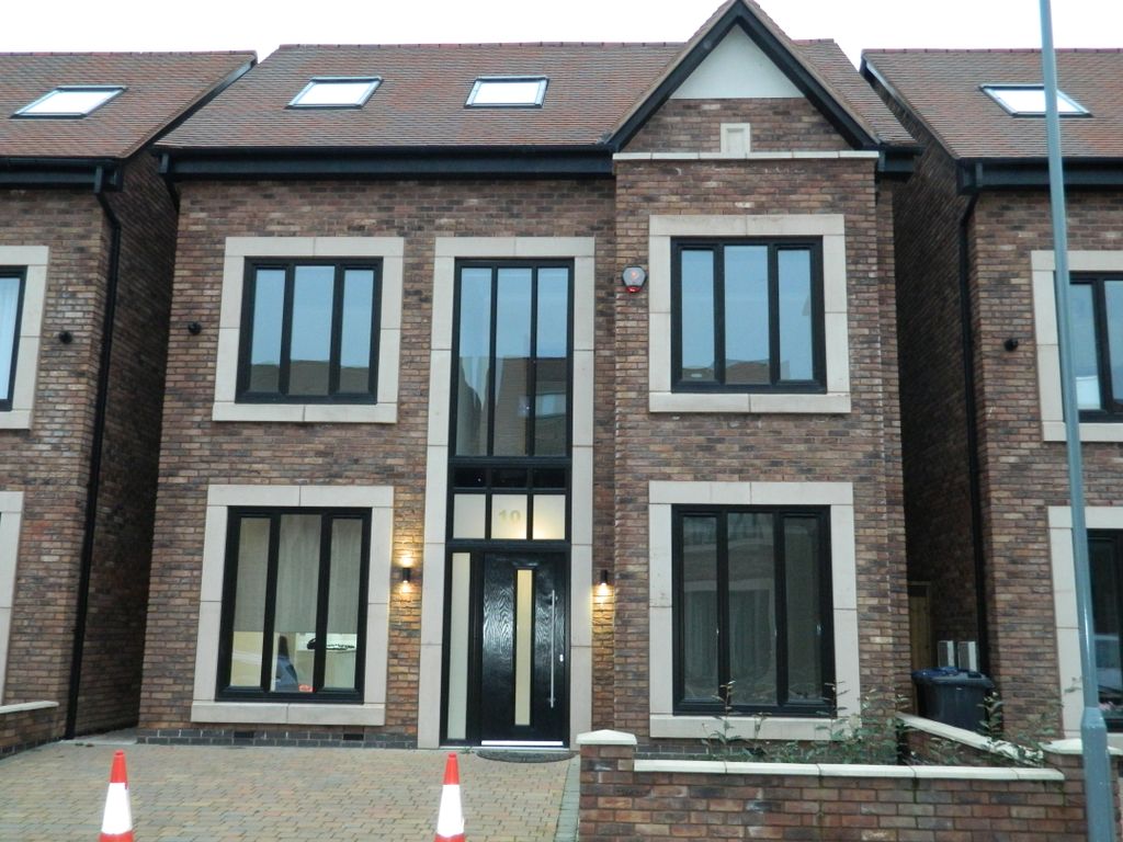 5 bed detached house to rent in Beaufort Drive, Birmingham B36, £2,400 pcm