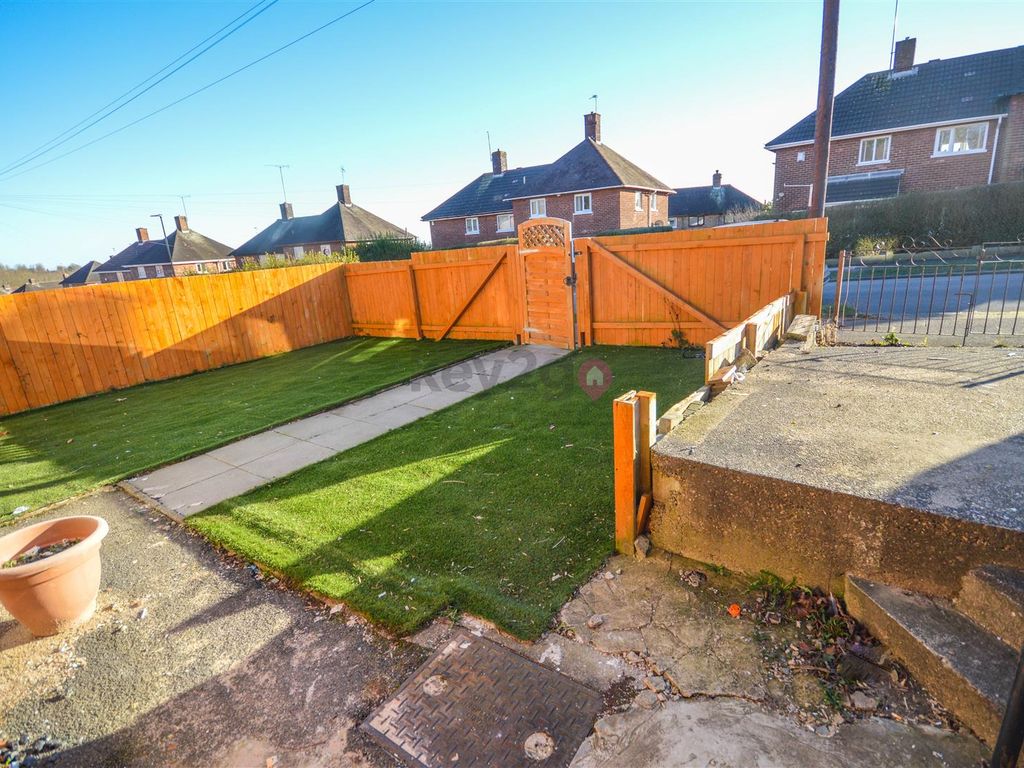 3 bed semi-detached house for sale in Ravenscroft Crescent, Sheffield S13, £185,000