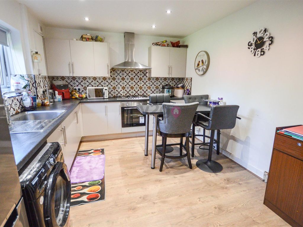 3 bed semi-detached house for sale in Ravenscroft Crescent, Sheffield S13, £185,000