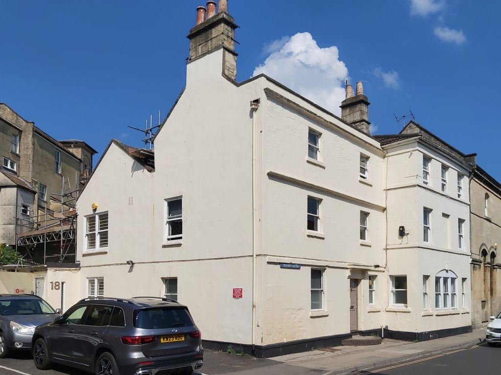 Office to let in Monmouth Place, Bath BA1, £47,500 pa