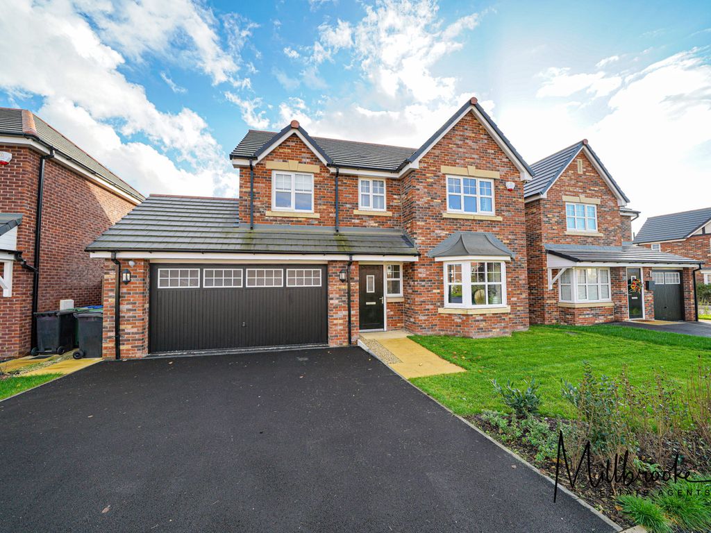 4 bed detached house for sale in Garrett Hall Road, Worsley, Manchester M28, £550,000