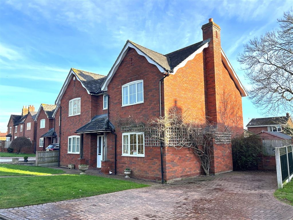 4 bed detached house for sale in The Paddocks, Shawbury, Shrewsbury SY4, £530,000