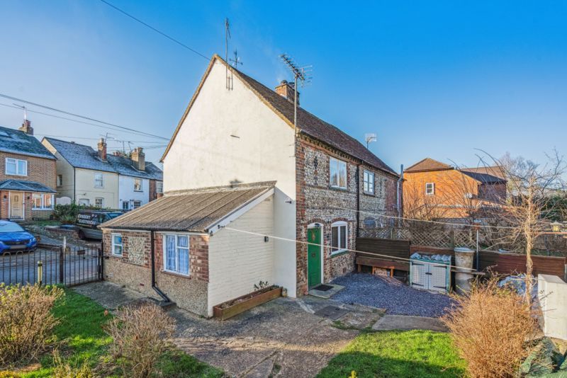 3 bed semi-detached house for sale in Bois Moor Road, Chesham HP5, £550,000