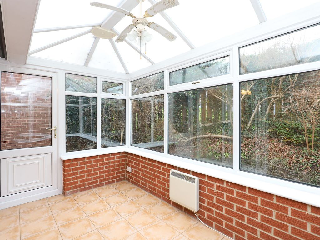 3 bed detached bungalow for sale in Ardsley Close, Owlthorpe S20, £299,950