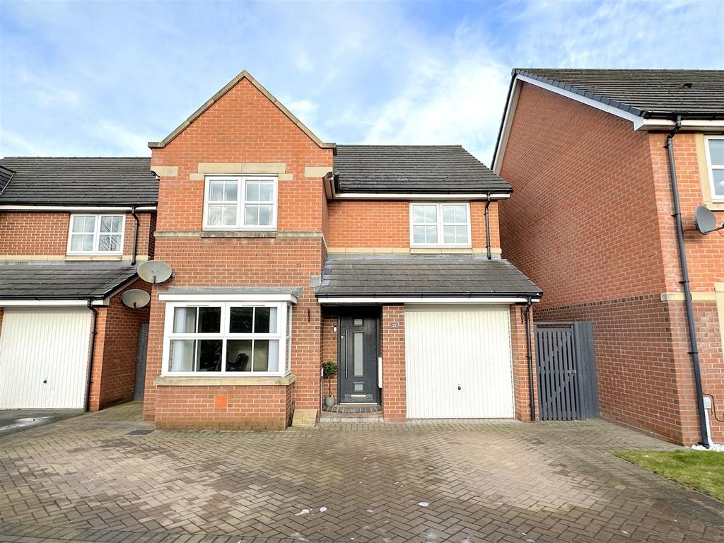 4 bed detached house for sale in Linton Close, Carlisle CA1, £220,000