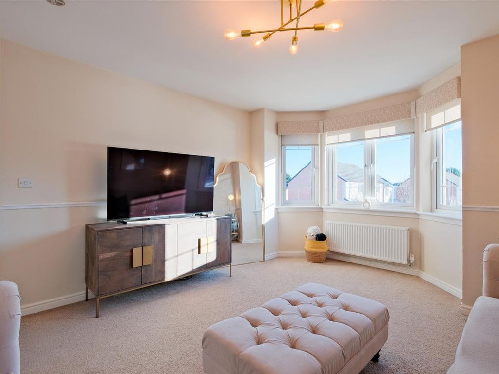 2 bed flat for sale in Valleyfield Crescent, Ferniegair, Hamilton ML3, £134,995