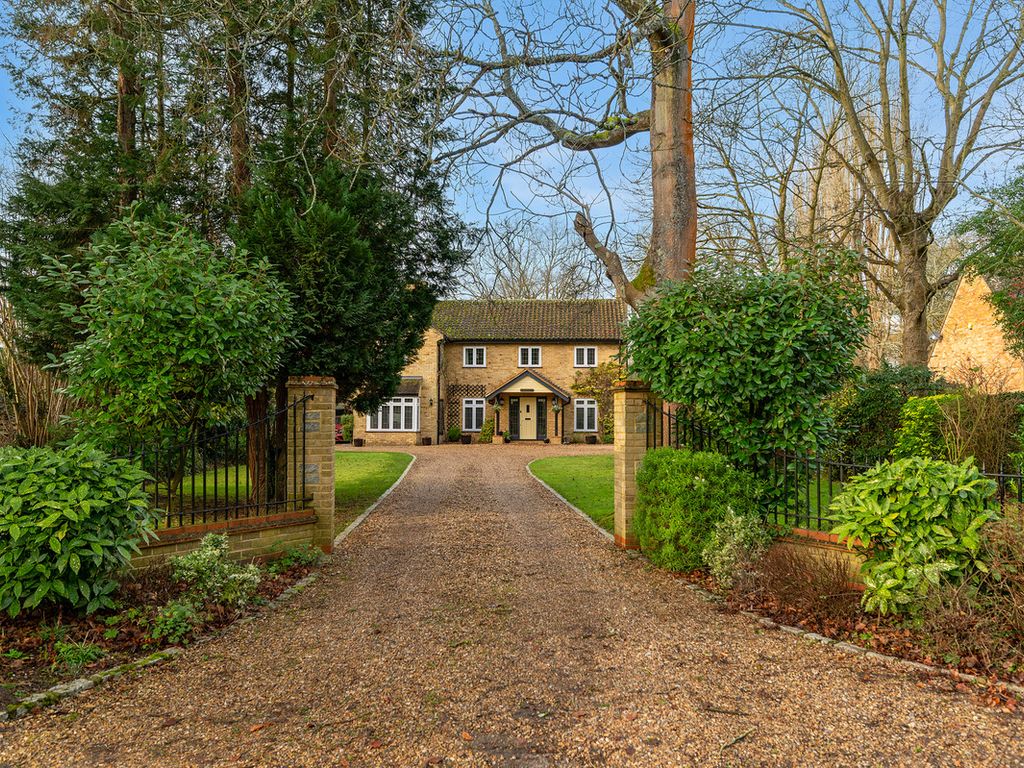 4 bed detached house for sale in High Street Hurley Maidenhead, Berkshire SL6, £1,650,000
